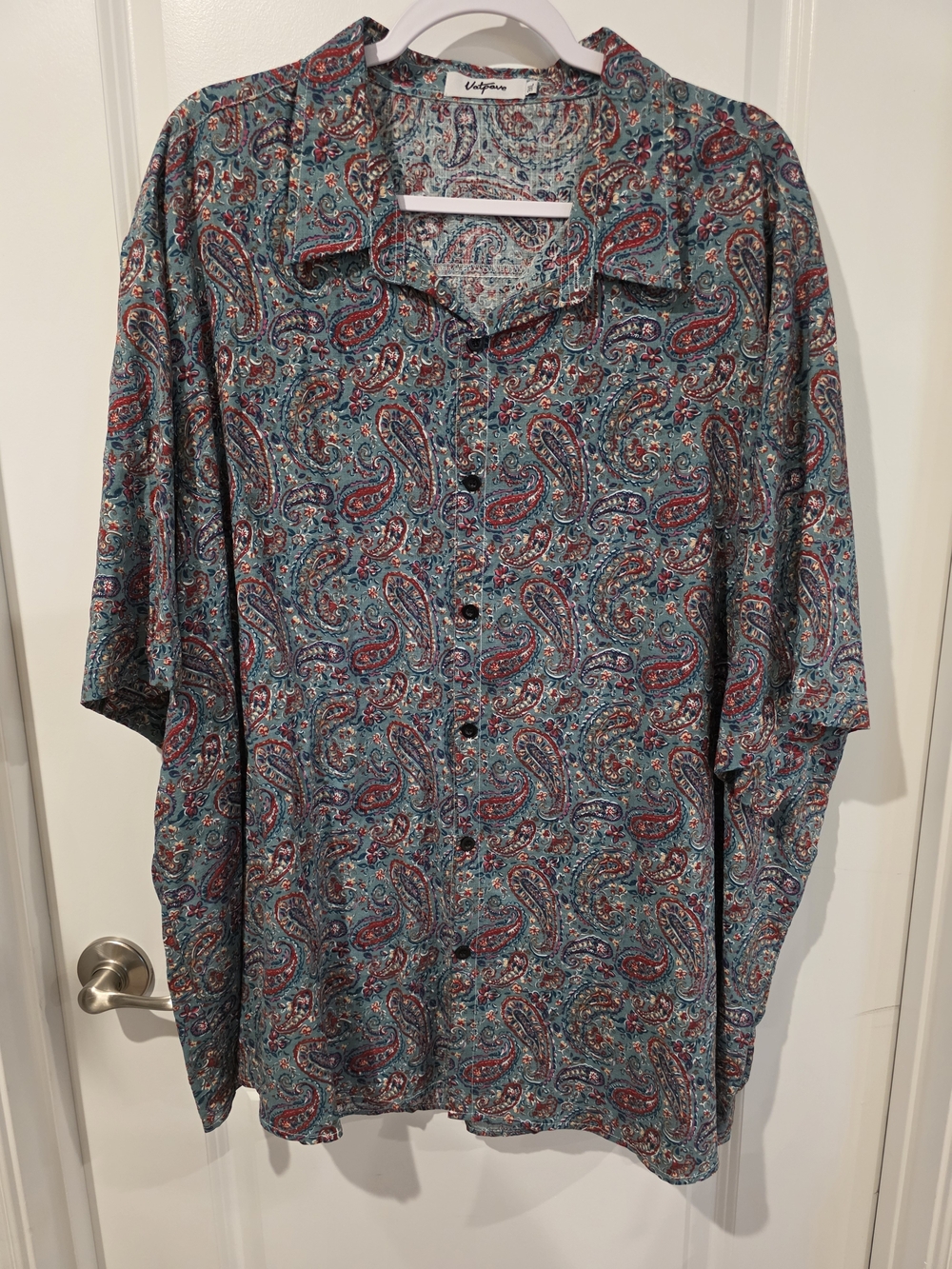 VATPAVE Men's Casual Hawaiian Paisley Print Button-Down Shirt